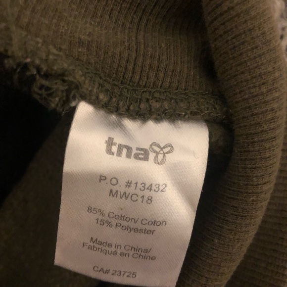 Aritzia tna sweatshirt - Picture 3 of 4
